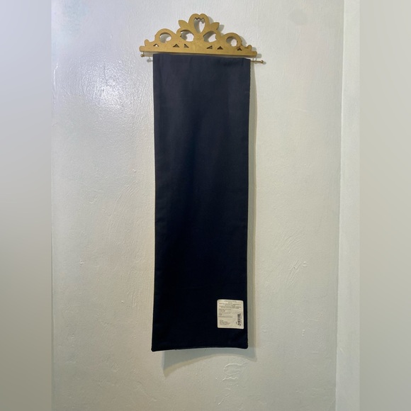 Vintage French Tapestry by Fabrice de Villeneuve In Excellent Condition - Picture 9 of 10